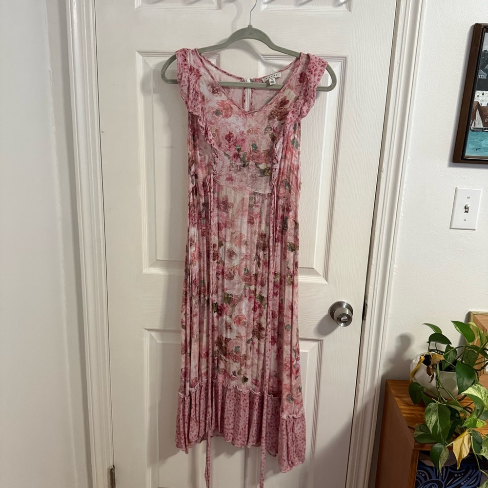 Stellah Pink Floral Midi Dress
